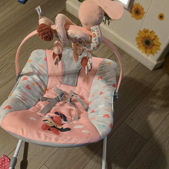 Pink Minnie Mouse Baby Rocker - Picture 2 of 5